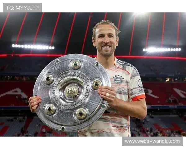 拜仁球迷客场高歌助威，逆境中成为第十二人