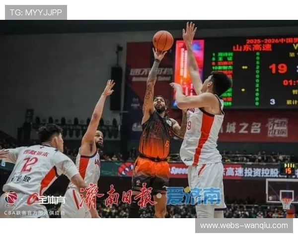 山东外援珀塞尔单场抢断创纪录,防守端积极变化成战术新武器